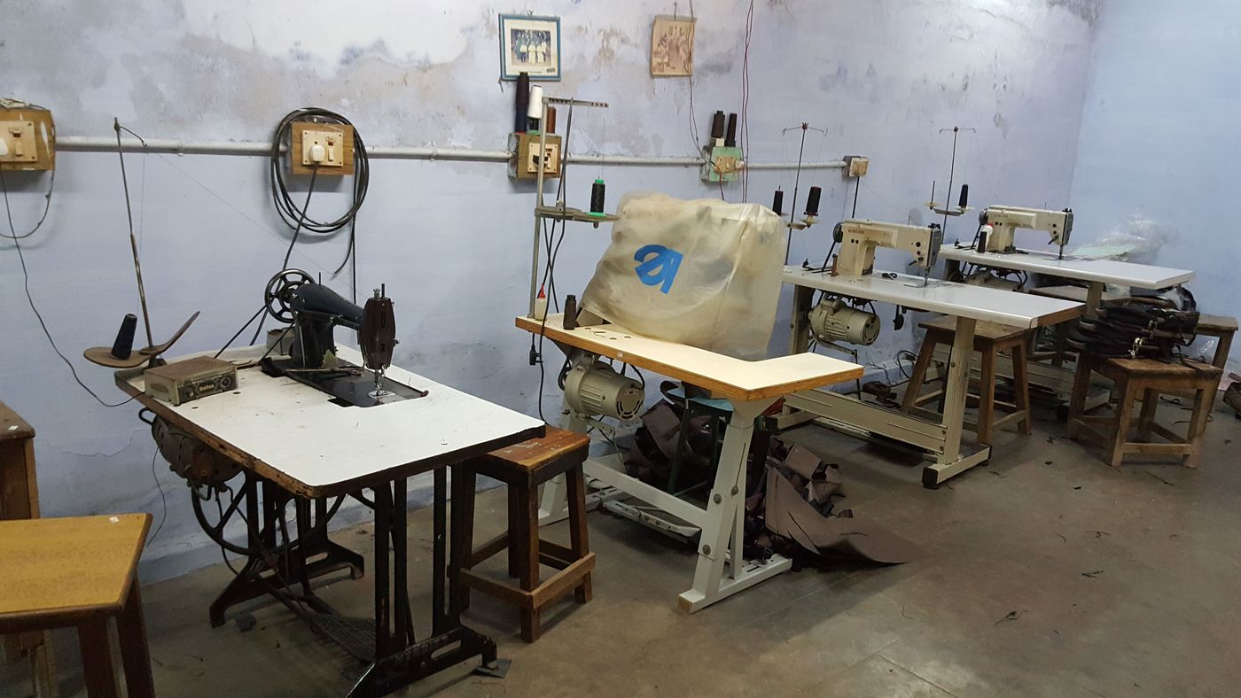 Tailoring and stitching unit